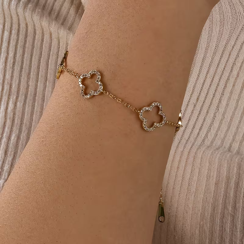 Women's Elegant Hollow Four-Leaf Flower Adjustable Bracelet