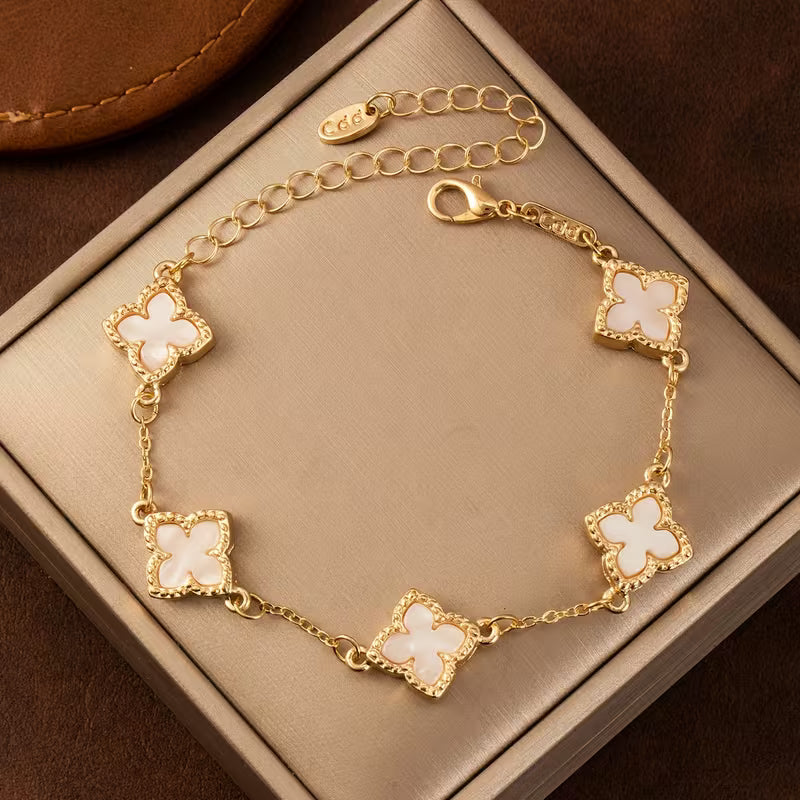 Women's Lucky Clover Pendant Golden-Tone Chain Elegant Bracelet Jewelry