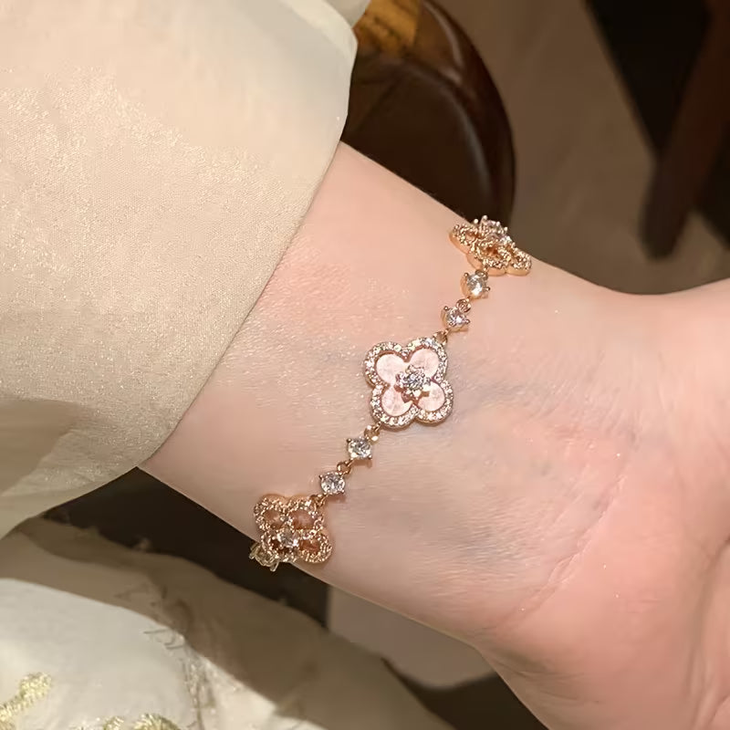Women's Four-Leaf Clover Bracelet Elegant Mother-of-Pearl Bangle